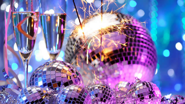 How To Throw An Easy But Fun New Years Party