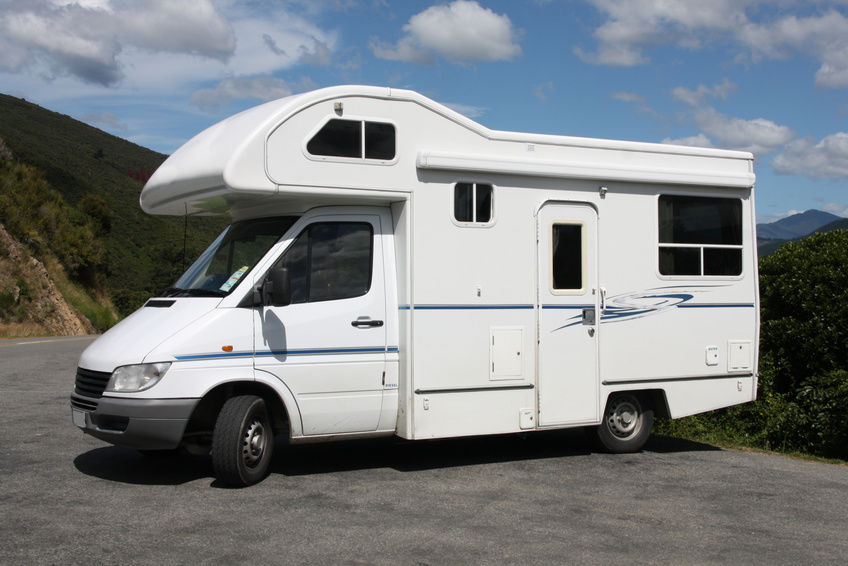 An Ultimate Guide To Buying RVs - Bring The Best RV In The Price You Can Afford!