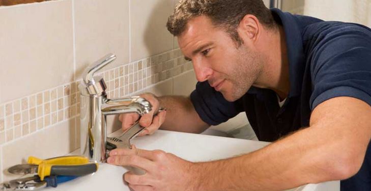 Tips To Select The Right Plumber In The Middle Of An Emergency