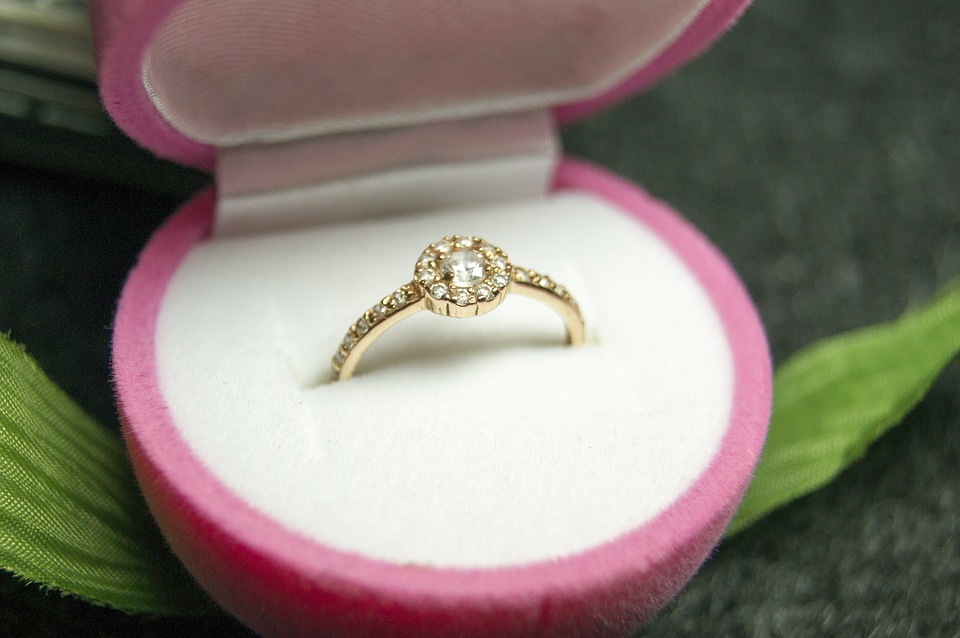 7 Tips To Help You Buy The Perfect Diamond Engagement Ring