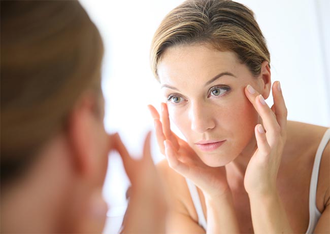 Top 8 Things To Consider Before Buying An Anti Aging Cream