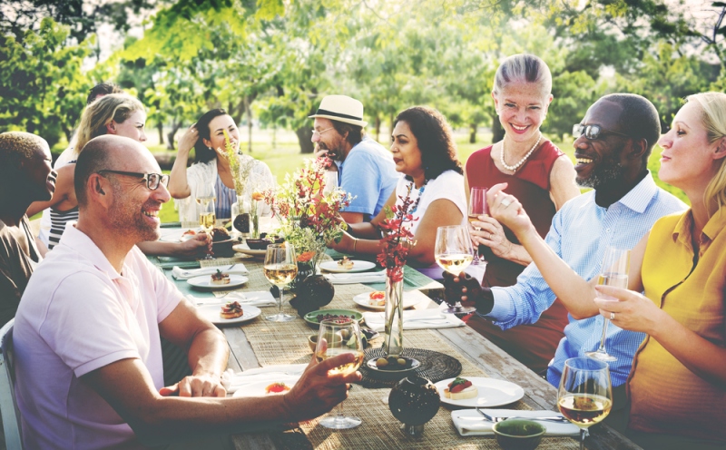 How To Host The Best Outdoor Parties