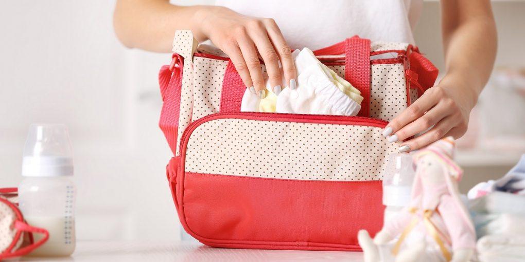 What Are The Essentials For A New Mom’s Diaper Bag