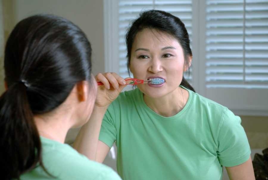Lifestyle Habits to Make For Keeping Your Teeth Strong As You Age