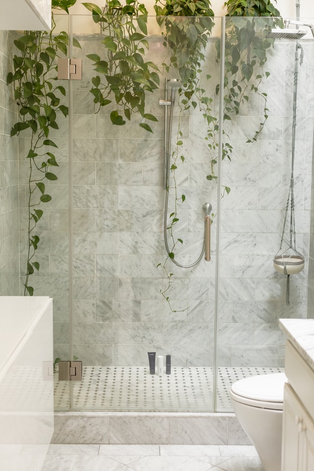 5 Reasons Why A Standing Shower Is Right For Your Master Bathroom