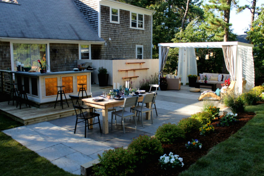 How to Create The Perfect Entertainment Space In Your Backyard